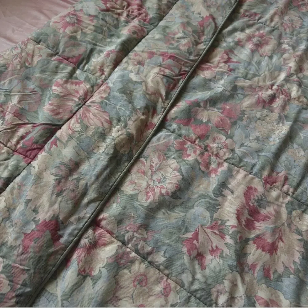 CROSCILL Home Fashions Vintage Queen Floral Comforter Bedspread